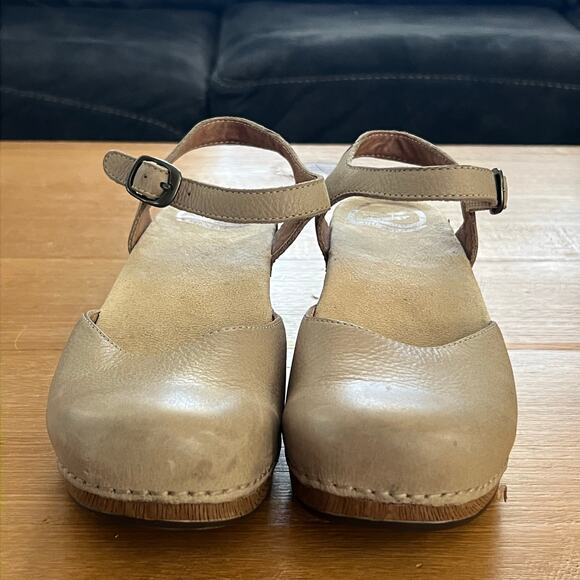 Dansko Women’s Leather Ankle Strap Clogs Size 37 Beige Tan Closed Toe Mary Jane - Picture 4 of 8